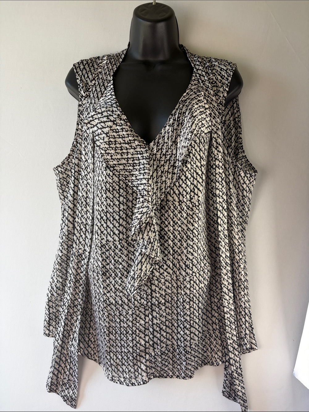New York & Company Black and White V-Neck Ruffle Tie Sleeveless Top